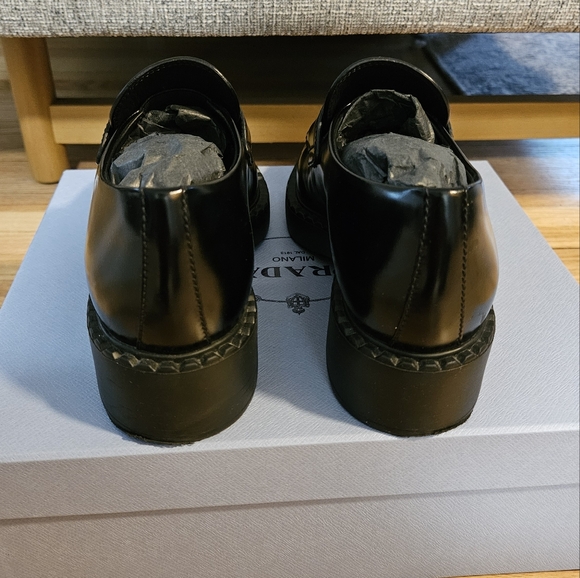PRADA LOAFERS - Picture 4 of 7